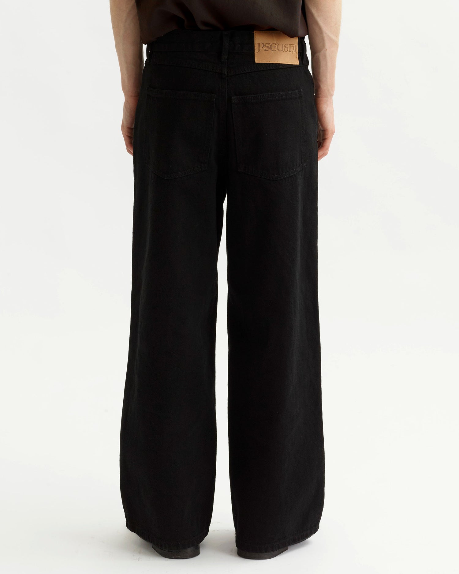 Loose Jeans - Overdyed Black