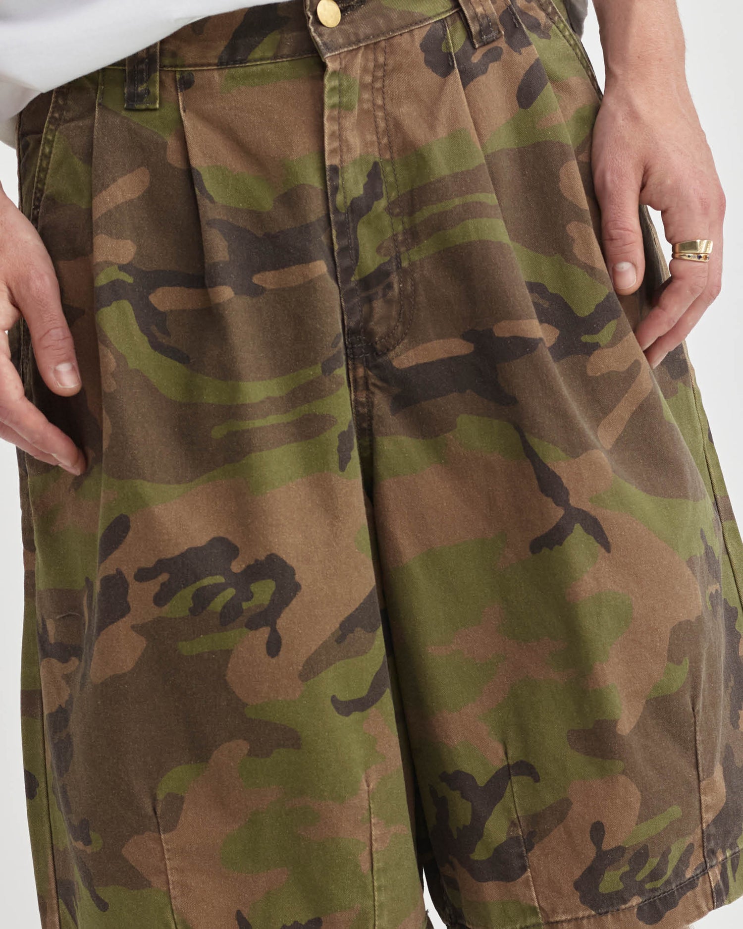 Pleated Balloon Shorts - Washed Camo