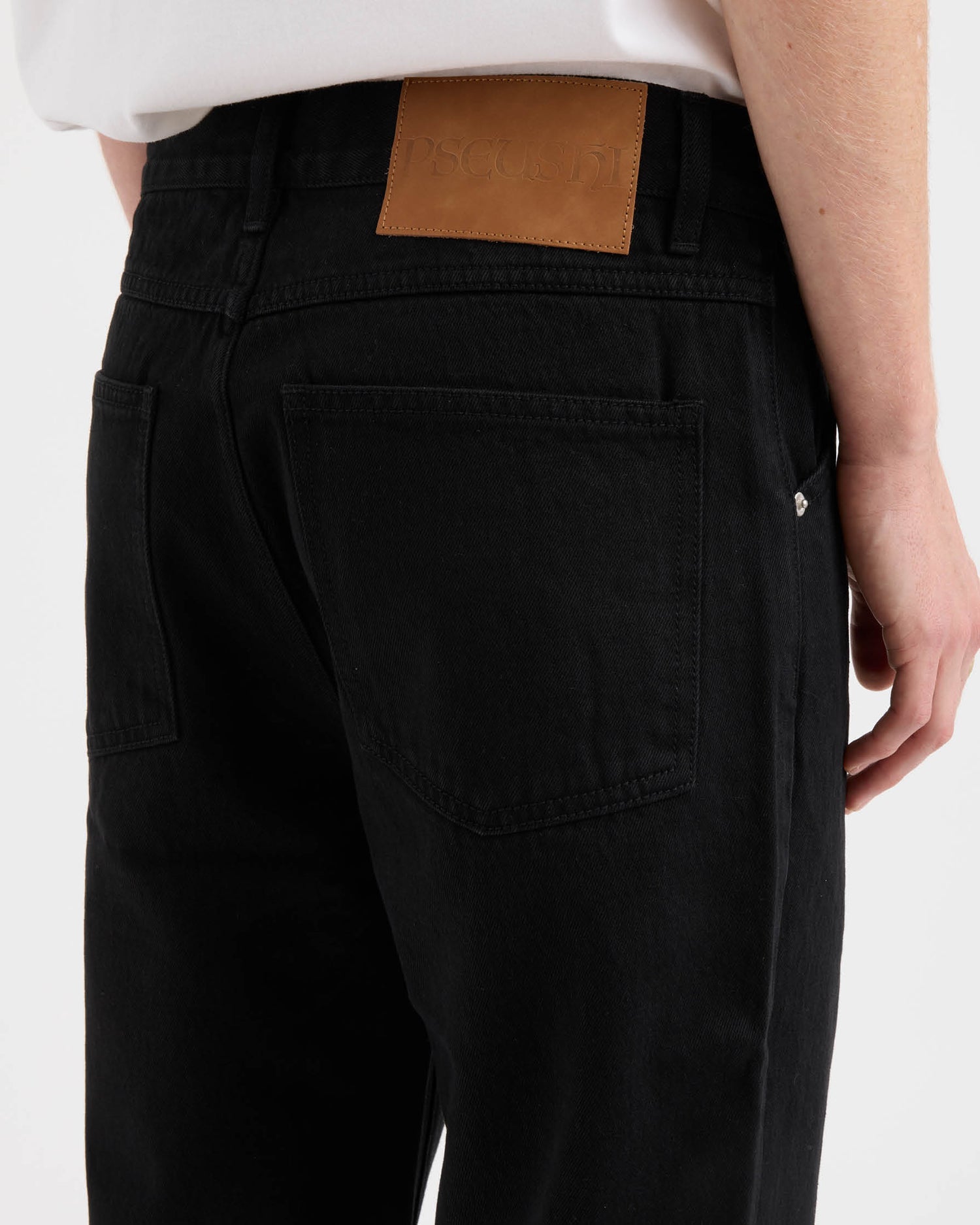 Standard Cut Jeans - Rinsed Black