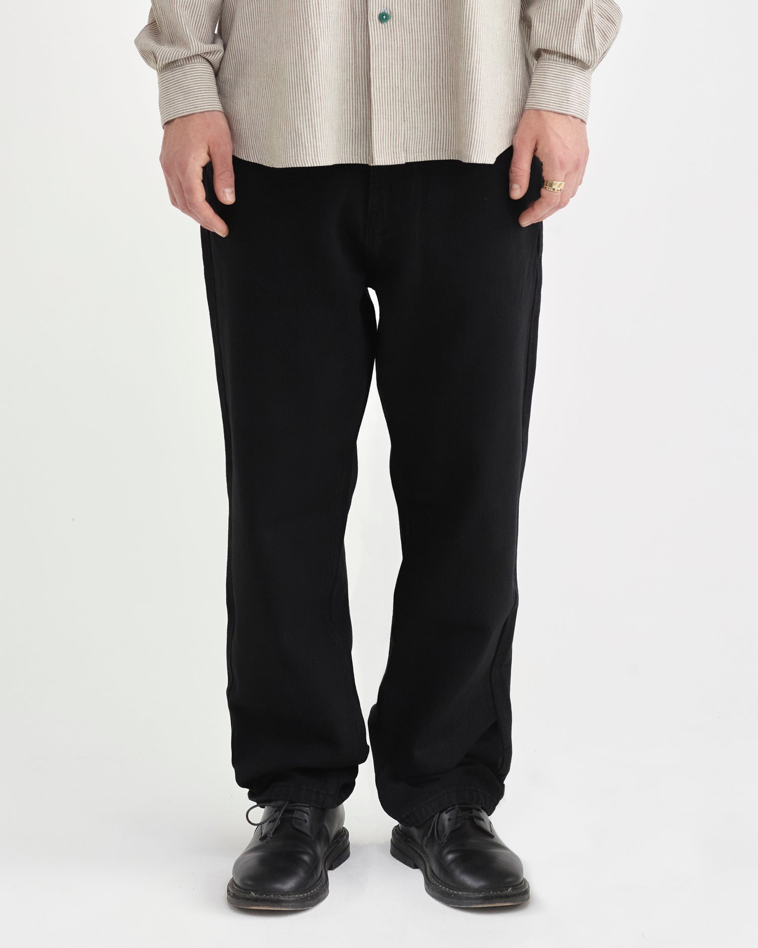 Standard Cut Jeans - Rinsed Black